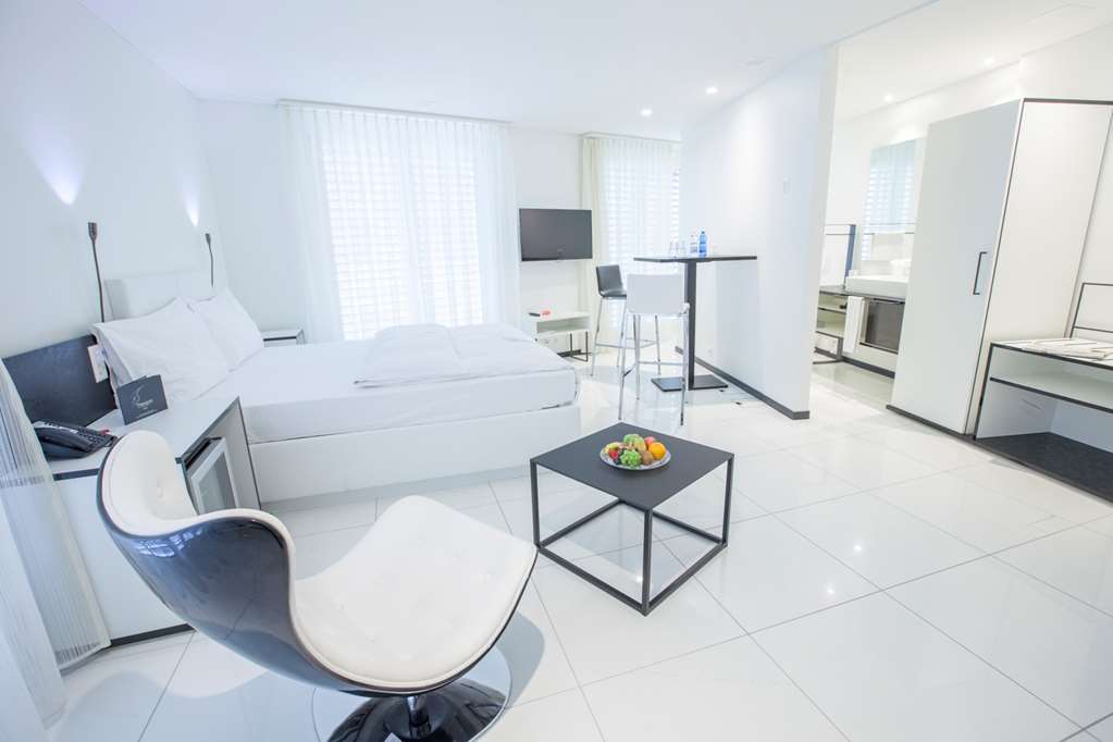 Residence Thessoni Home Zurich -Self Checkin -No Restaurants-Short&Longstay Regensdorf Zimmer foto